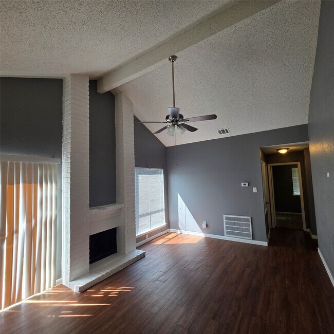 23535 Tree House Ln