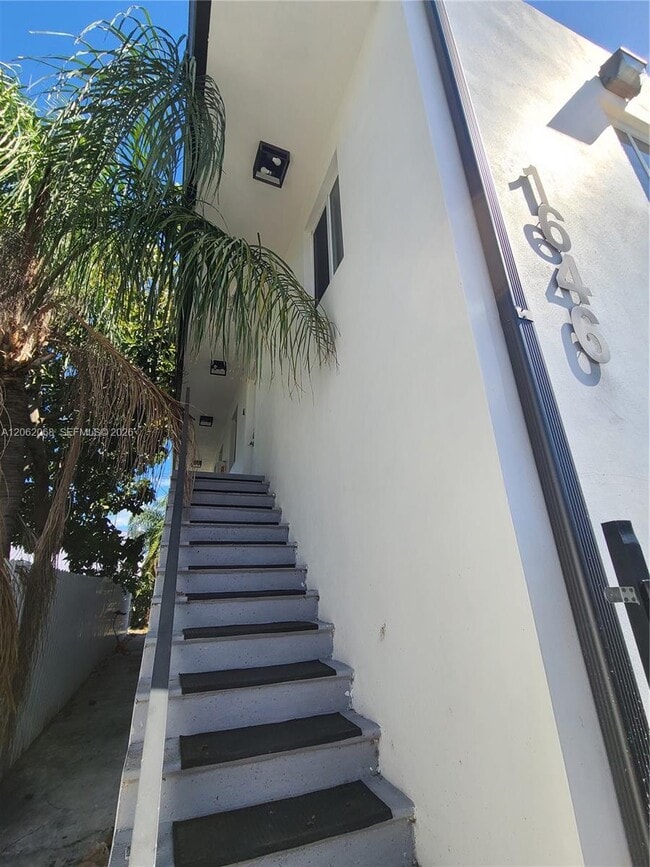 Photo - 1646 NW 1st Pl Unit 2