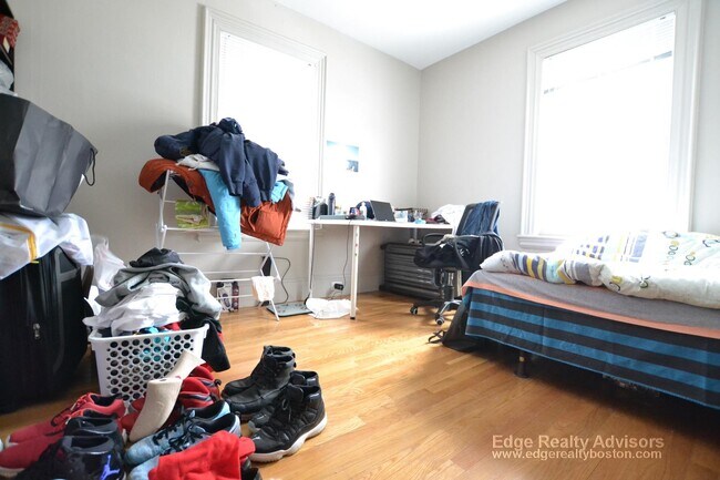 Photo - 20 Greylock Rd