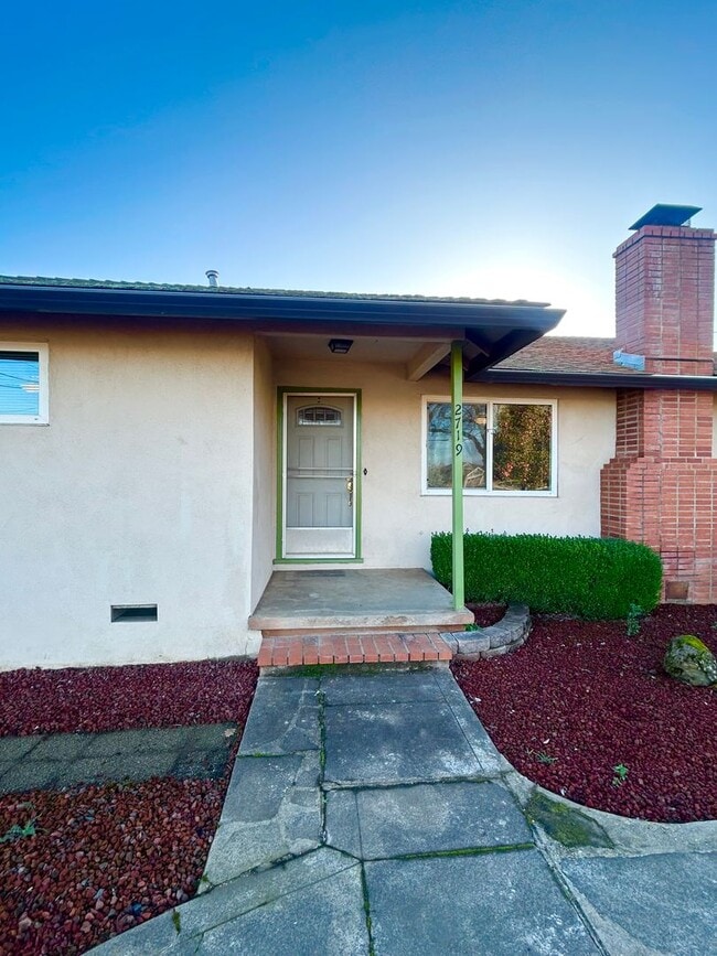 Photo - Great home just outside of town!