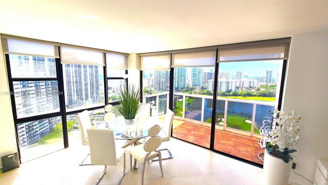 Photo - 3675 N Country Club Dr Unidad 2303