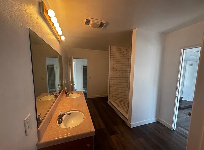 Photo - 4350 Filhurst Ave