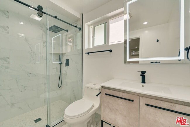 Photo - 9042 Phyllis Ave