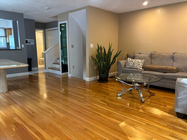 Photo - 701 Sherwood Forest Ln