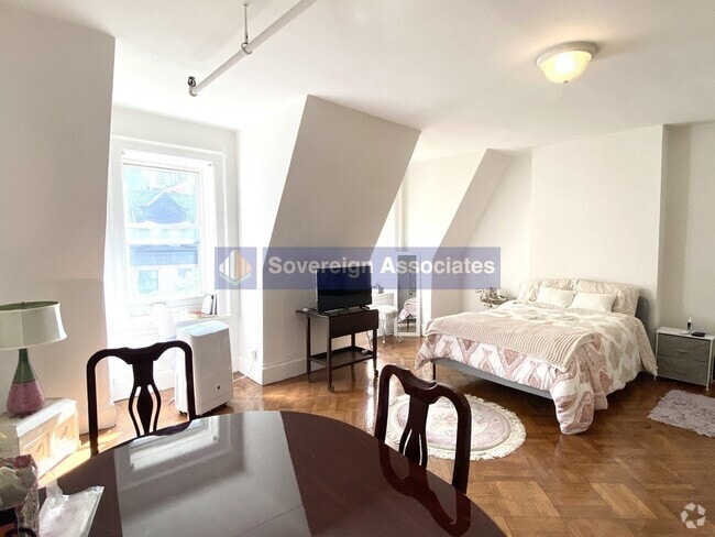 Building Photo - 309 W 107th St Rental