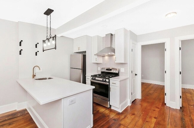 Building Photo - 85 Webster St Unit 3