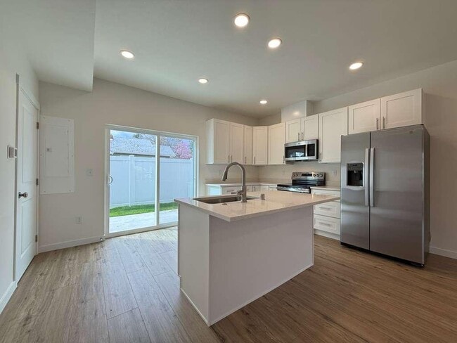 Photo - 3925 E 32nd Ave Unit 3