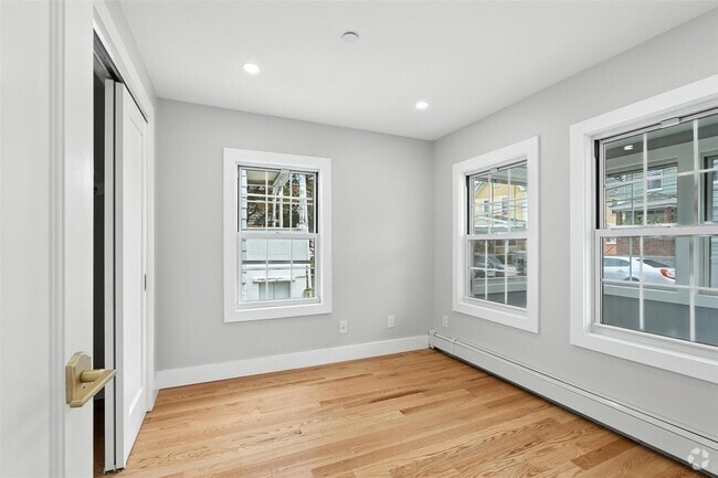 Building Photo - 61 Howard St Rental