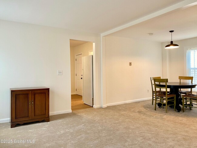 Photo - 59 Van Dam St Unidad 2