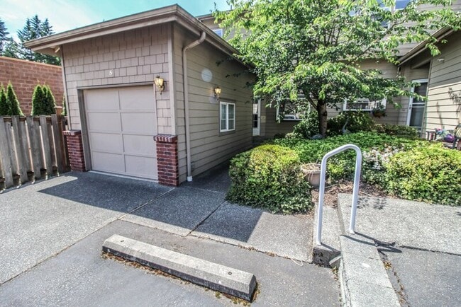 Building Photo - 20901 Cypress Way