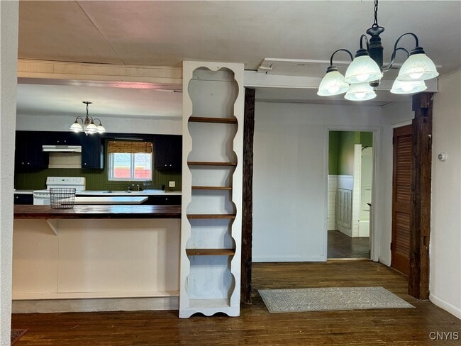 Photo - 2117 Main St