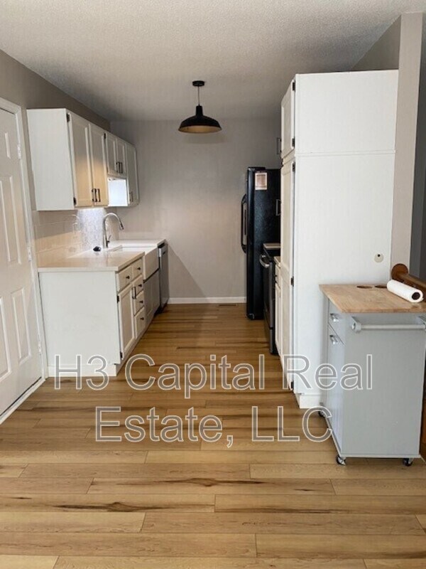 Photo - 870 Lester Ave