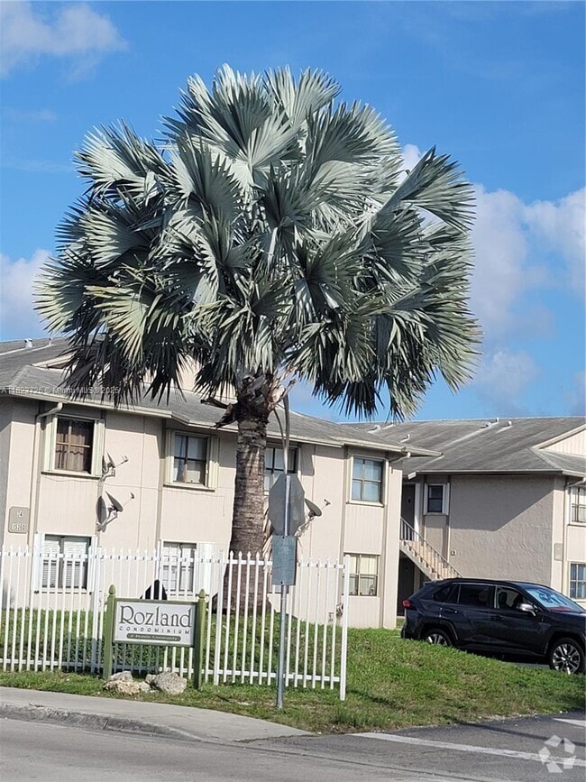 Building Photo - 15354 SW 72nd St Unit 31-22 Rental
