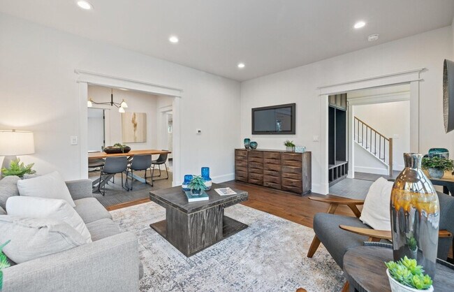 Building Photo - 1807 Martin Luther King Jr Way Unit SI ID1512975P