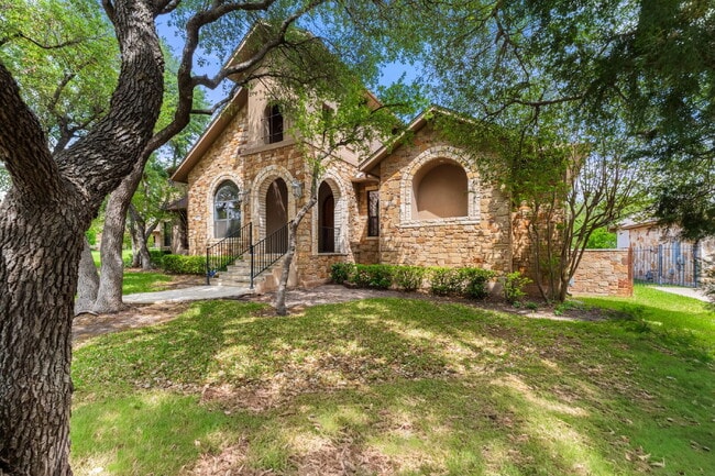 Photo - Elevated Executive Living in Lake Forest