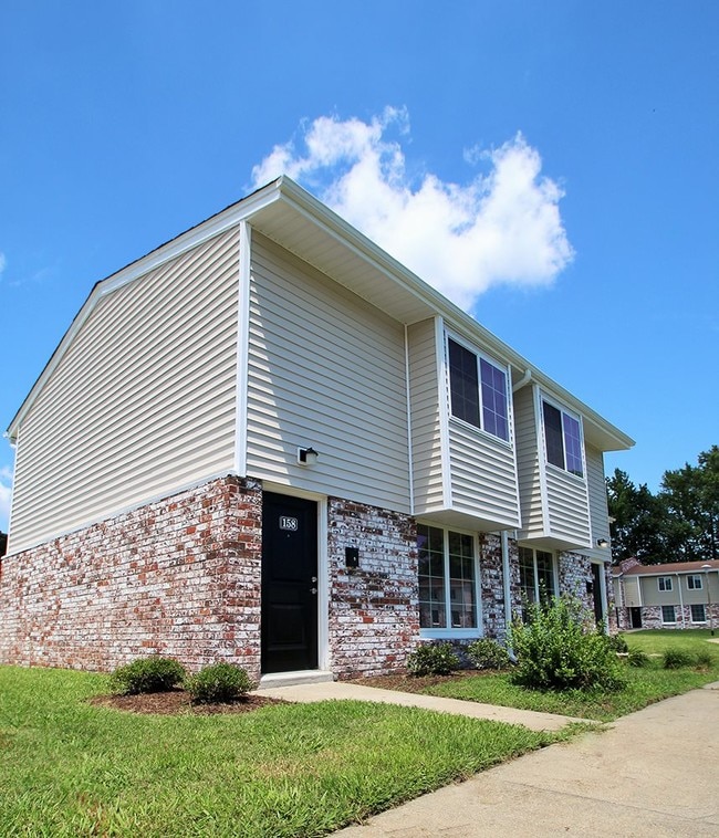 Photo - Buckroe Pointe Apartment Townhomes