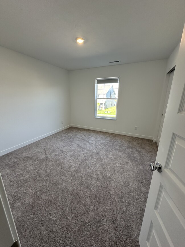 Photo - 2060 Dixon Crk Dr