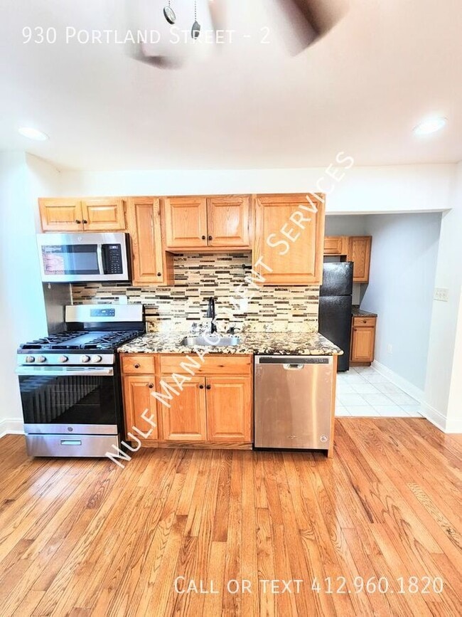 Building Photo - 930 Portland St Unit 2