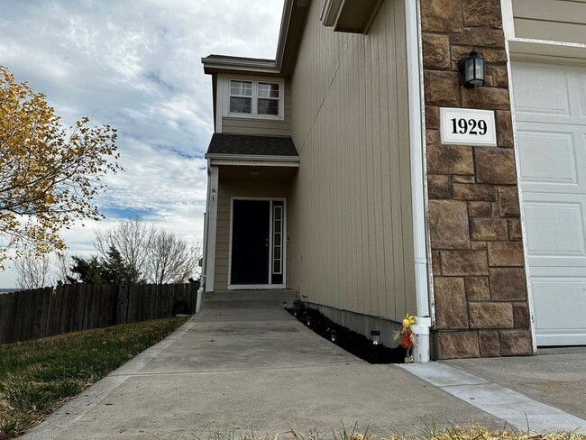 Building Photo - Spacious Home, North Park Area
