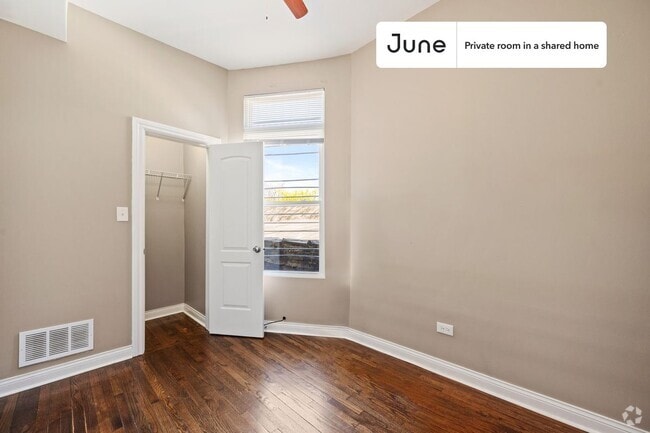 Building Photo - Private bedroom in 3 bed/1 bath Home