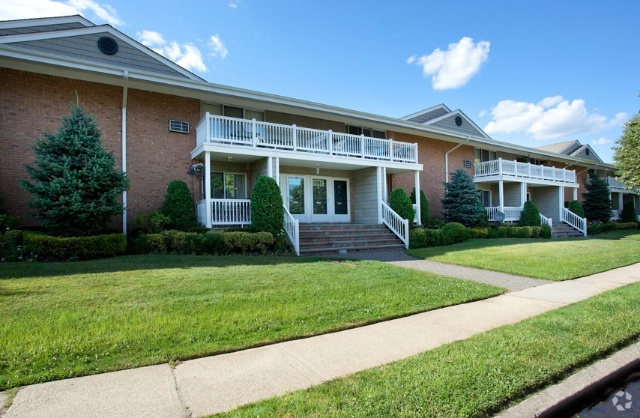 Building Photo - Fairfield Park At Babylon Village Rental