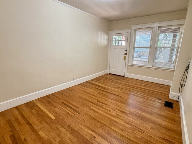 Photo - 42 Long Ave Unit 2