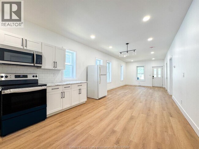 Photo - 651 Brock St