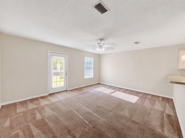 Photo - 977 Scenic Oak Ln