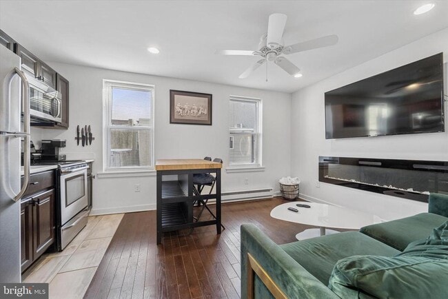 Building Photo - 1331 S Woodstock St