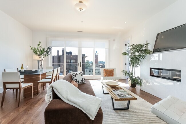 Photo - In Town Location with Water Views!!