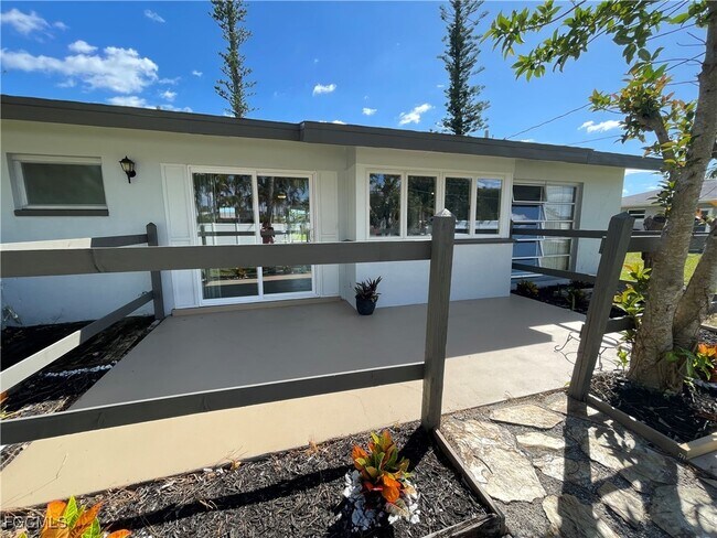 Photo - 253 SE 46th Ter