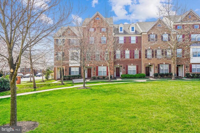 Photo - 43212 Wild River Square Townhome