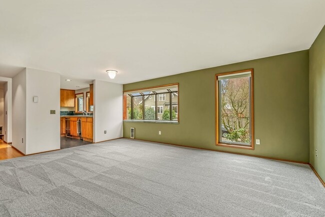 Photo - Large 2 Bedroom in Queen Anne * Utilities/ Parking Included*