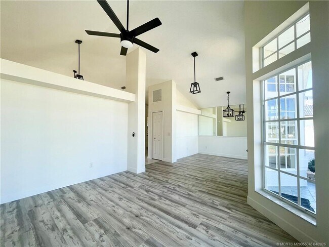 Photo - 4690 SW Babylon St