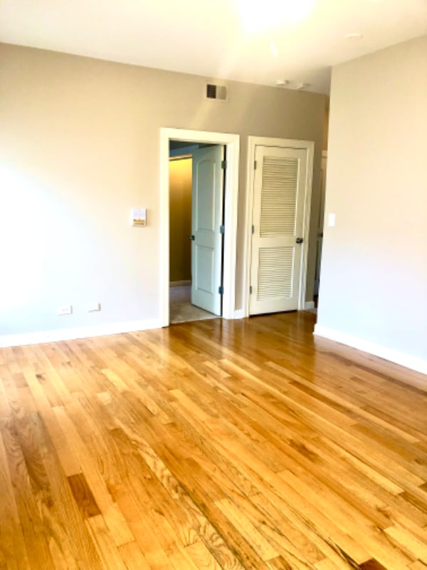 Photo - 839 E 52nd St Unit 3