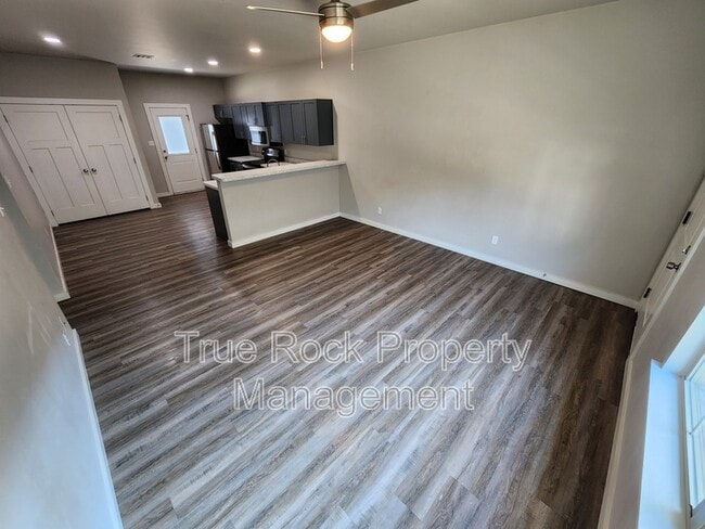 Photo - 417 E 13th St