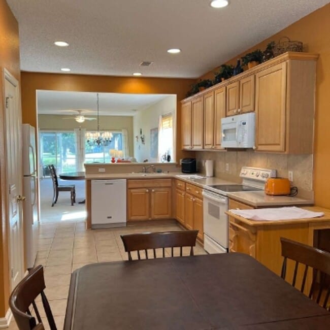 Photo - 133 Stratford Village Way