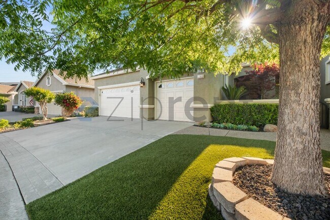 Photo - 316 Burr Knot Way