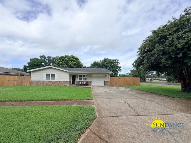 Building Photo - Spacious 3BR Home in Fort Walton Beach, Near Highway 98!