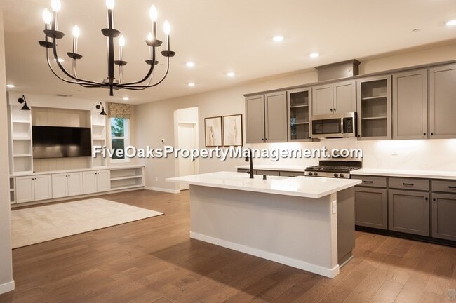 3492 Gallatin Dr