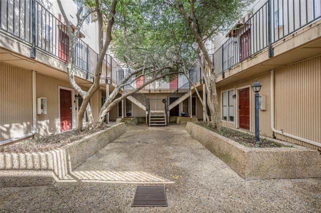 Building Photo - 4327 Holland Ave Unit 212