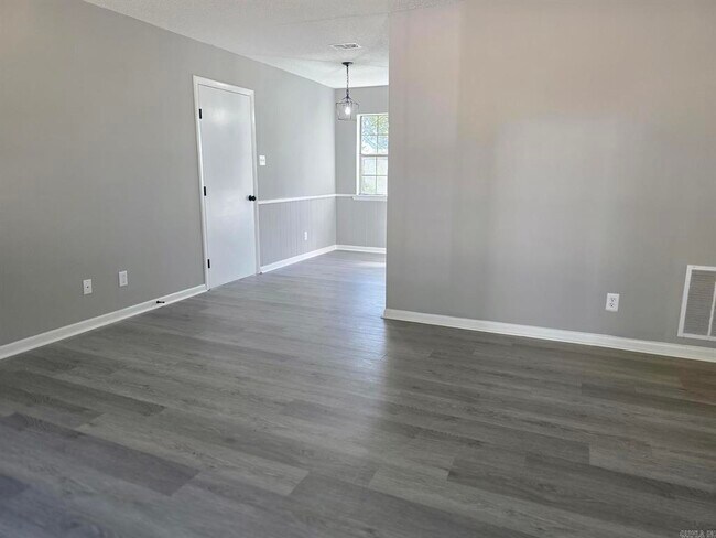 Photo - 216 Windhill Dr