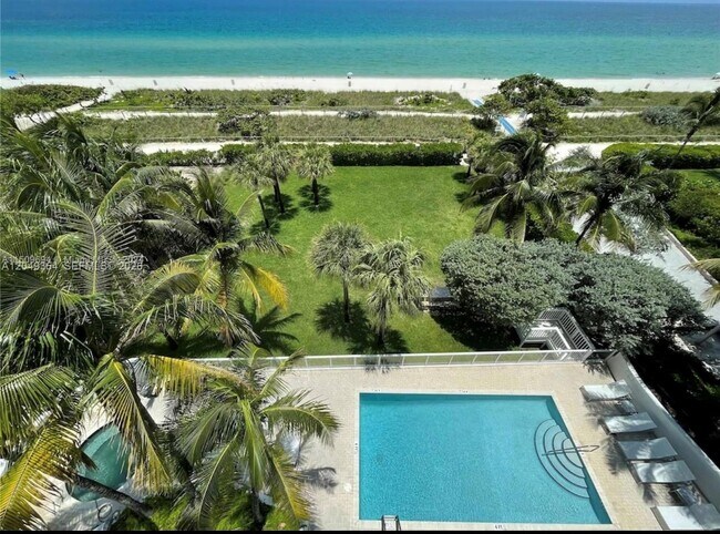 8911 Collins Ave Unidad 505