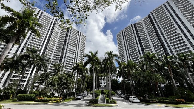 Building Photo - 21150 Point Pl Unit 1202