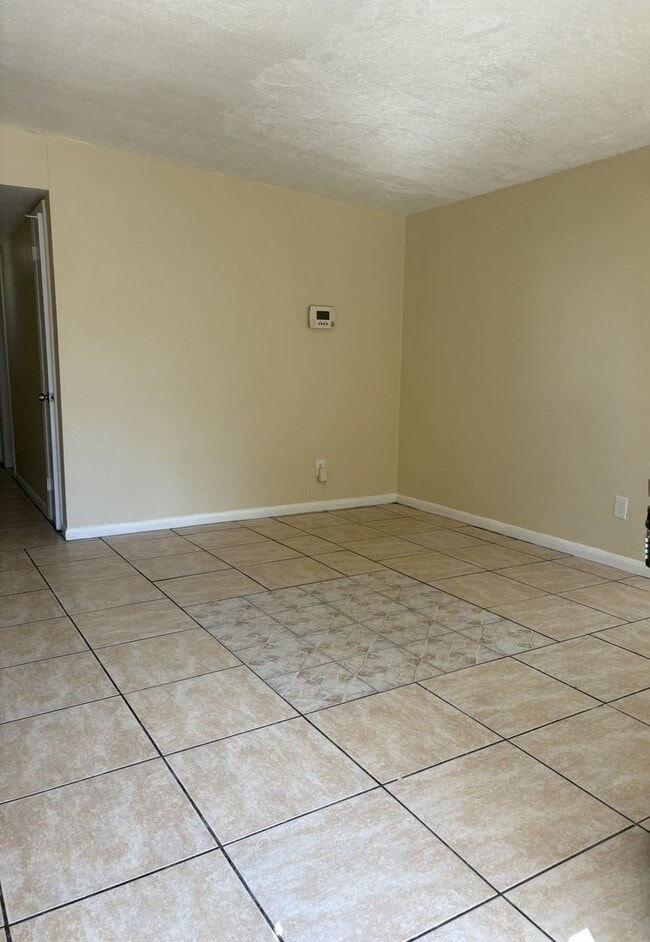 Photo - 3 Bedroom 1.5 Bathroom Home For Rent -Corner lot / Fenced