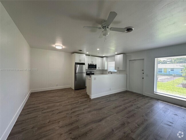 Building Photo - 2436 Van Buren St Unit 3 Rental