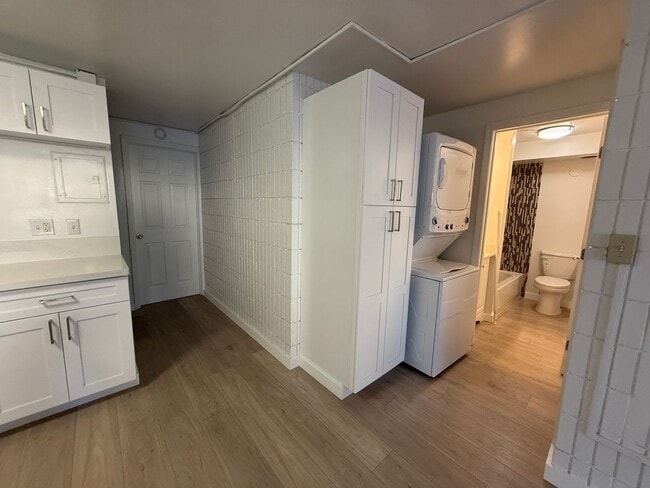 Photo - Sunset Lakeview 2 bedroom 1 bath with 1 assigned parking stall Unit A106