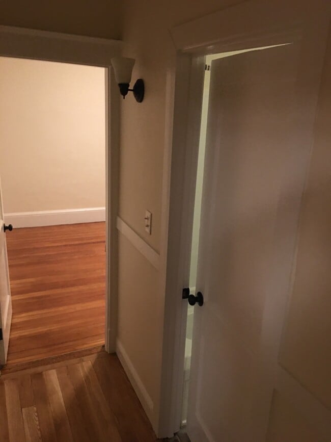 Bedroom 1 - 14 Porter St