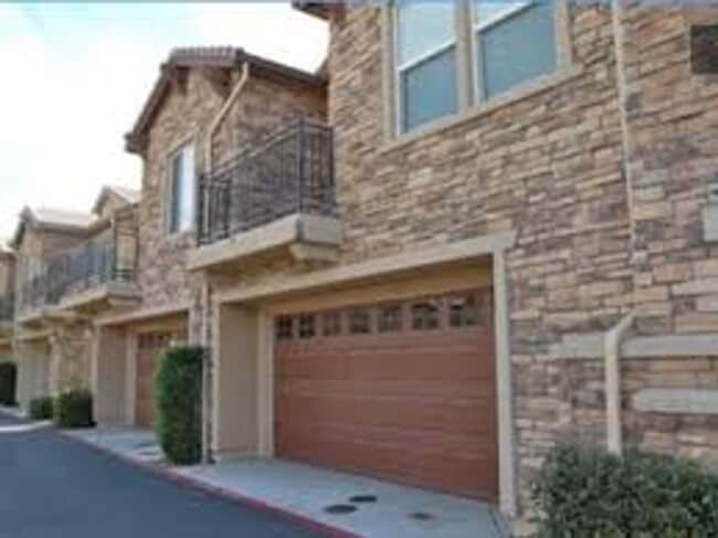 Building Photo - Hampton Village! Rental