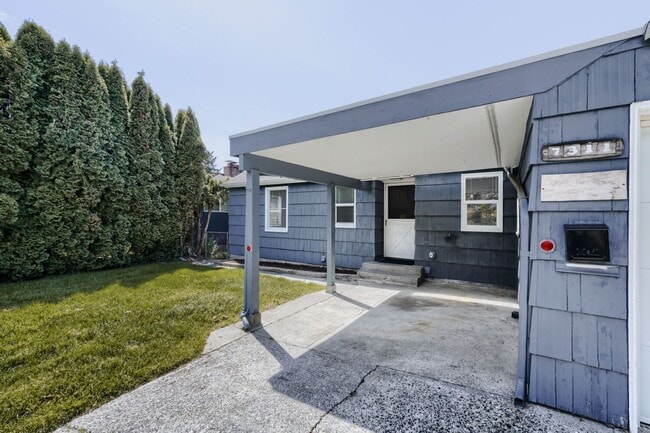 Photo - Recently Updated 3 Bed 2 Bath Seattle Home w/ Attached Garage!